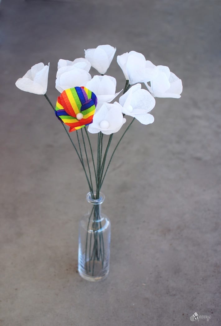 how to make paper flowers crepe streamers poppies spunnys paper flower streamers
