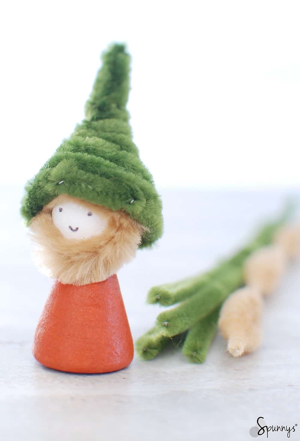 Christmas gnome peg doll DIY