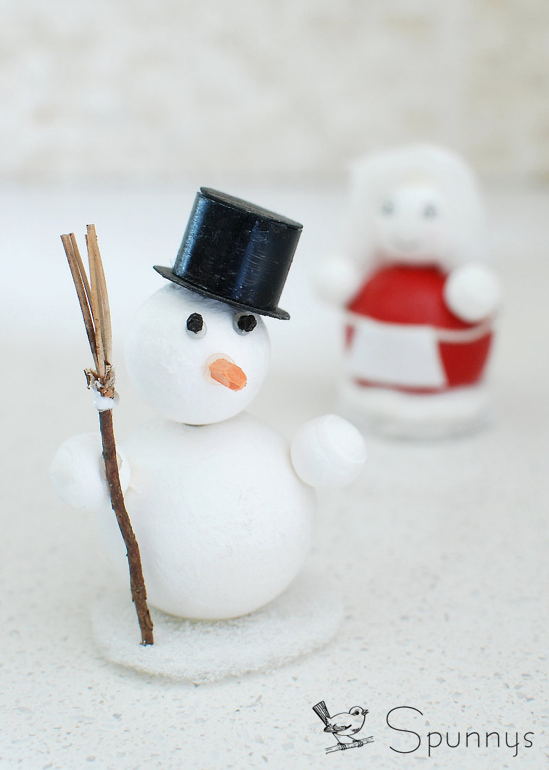 Christmas figurines DIY craft idea