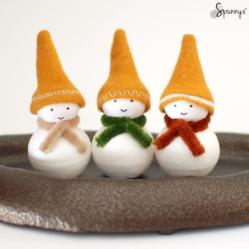 How to make adorable Felt Snowman Figurines - SPUNNYS TUTORIAL