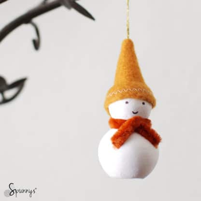 DIY crafts snowman christmas ornament felt pipe cleaners