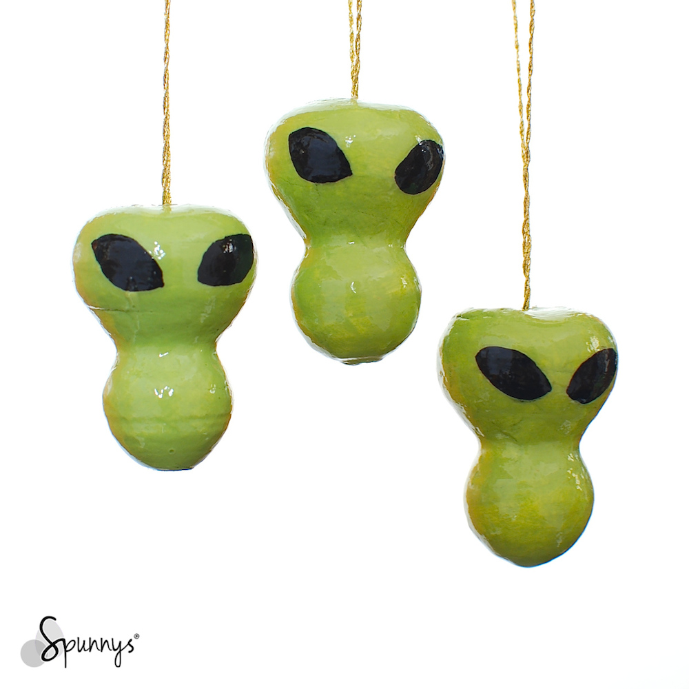 Halloween ornaments DIY green aliens