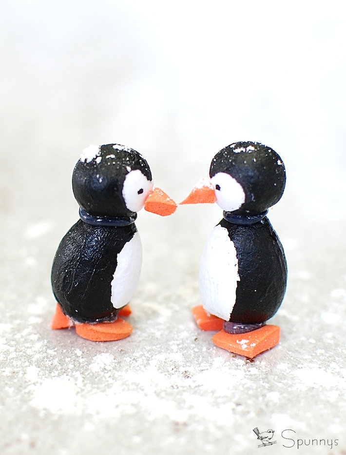How to make penguin ornaments
