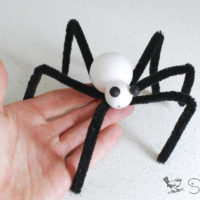 DIY big fake scary spider craft