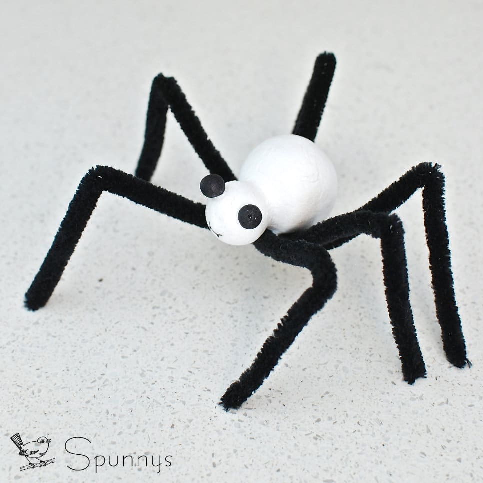 How to Make a Spider Out of Pipe Cleaners